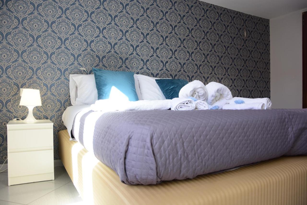 Scugnizzella Holiday House Apartment เนเปิลส์ ภายนอก รูปภาพ
