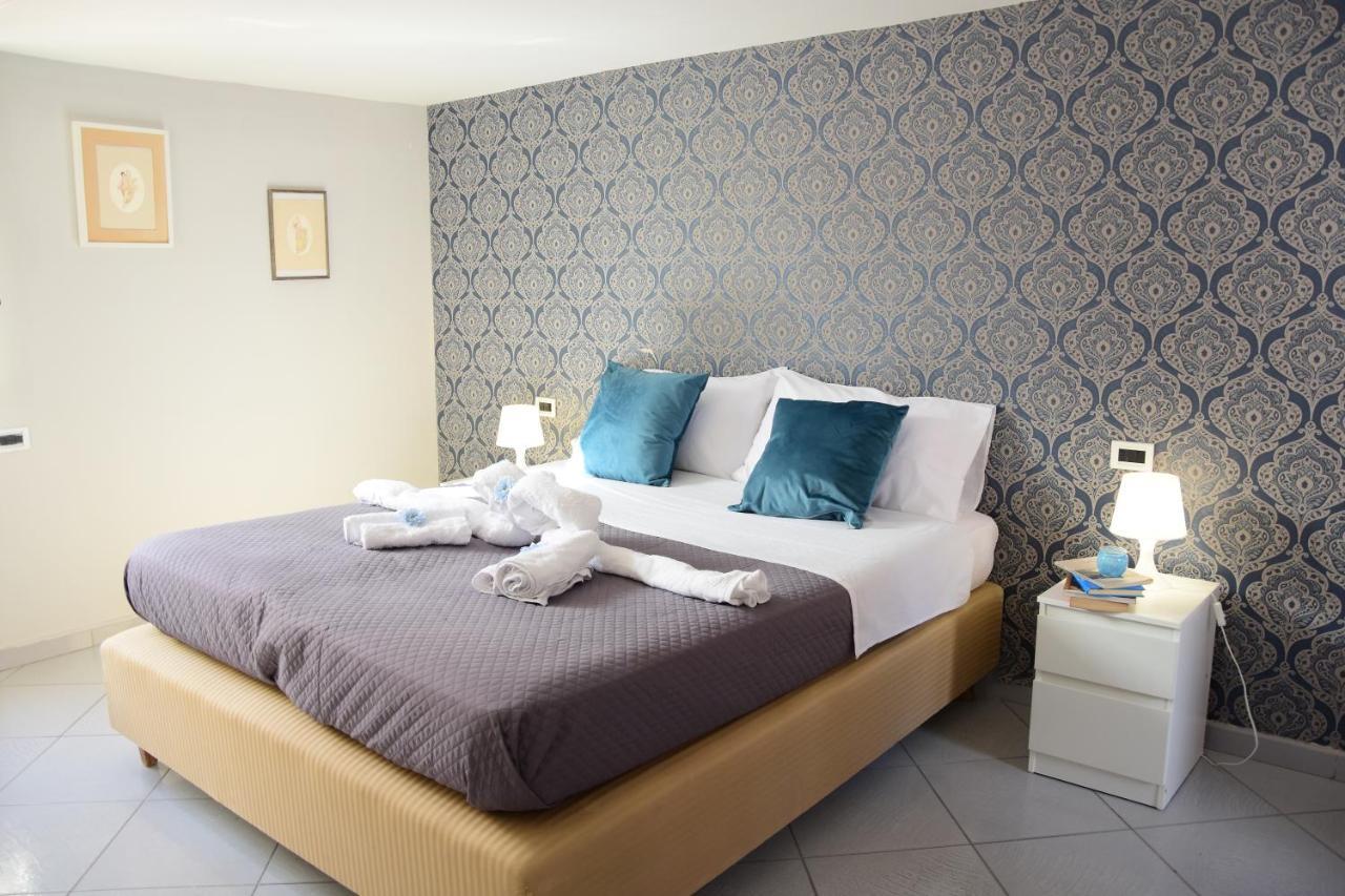 Scugnizzella Holiday House Apartment เนเปิลส์ ภายนอก รูปภาพ